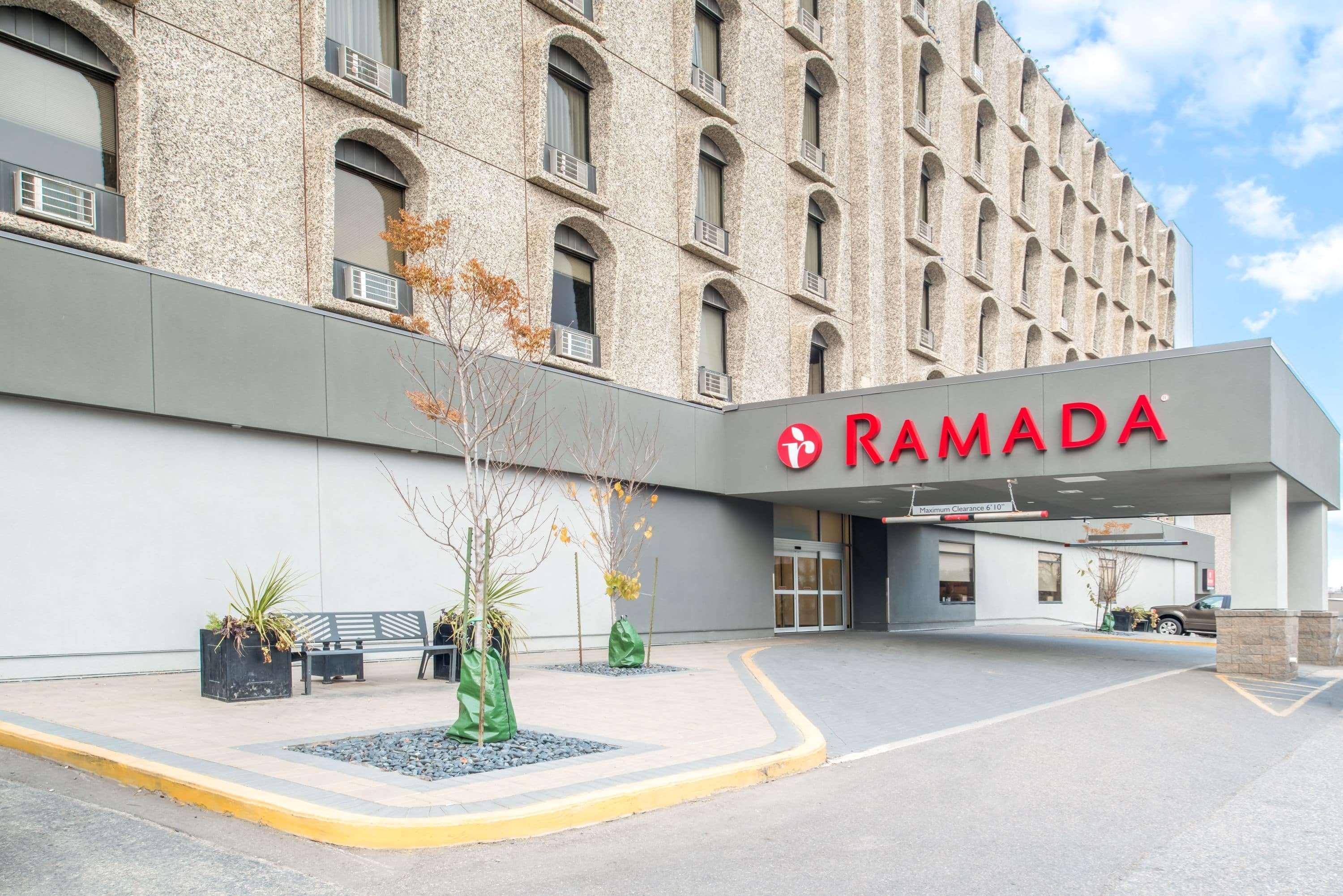 מלון Ramada By Wyndham ססקאטון מראה חיצוני תמונה